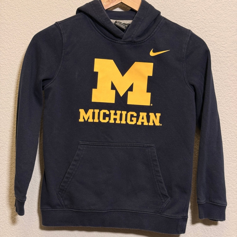 Nike Michigan Hoodie Club Fleece Pullover Boys Navy Blue M NCAA Logo